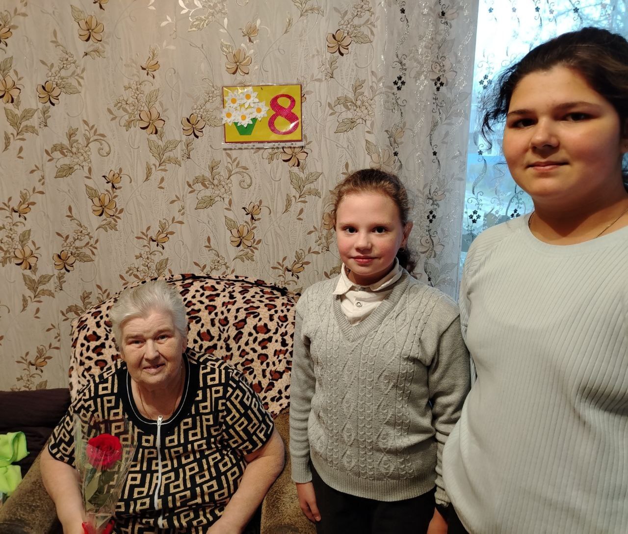 28 ноября 2025 года обучающиеся школы поздравили матерей участников СВО 28 ноября 2025 года обучающиеся школы поздравили матерей участников СВО