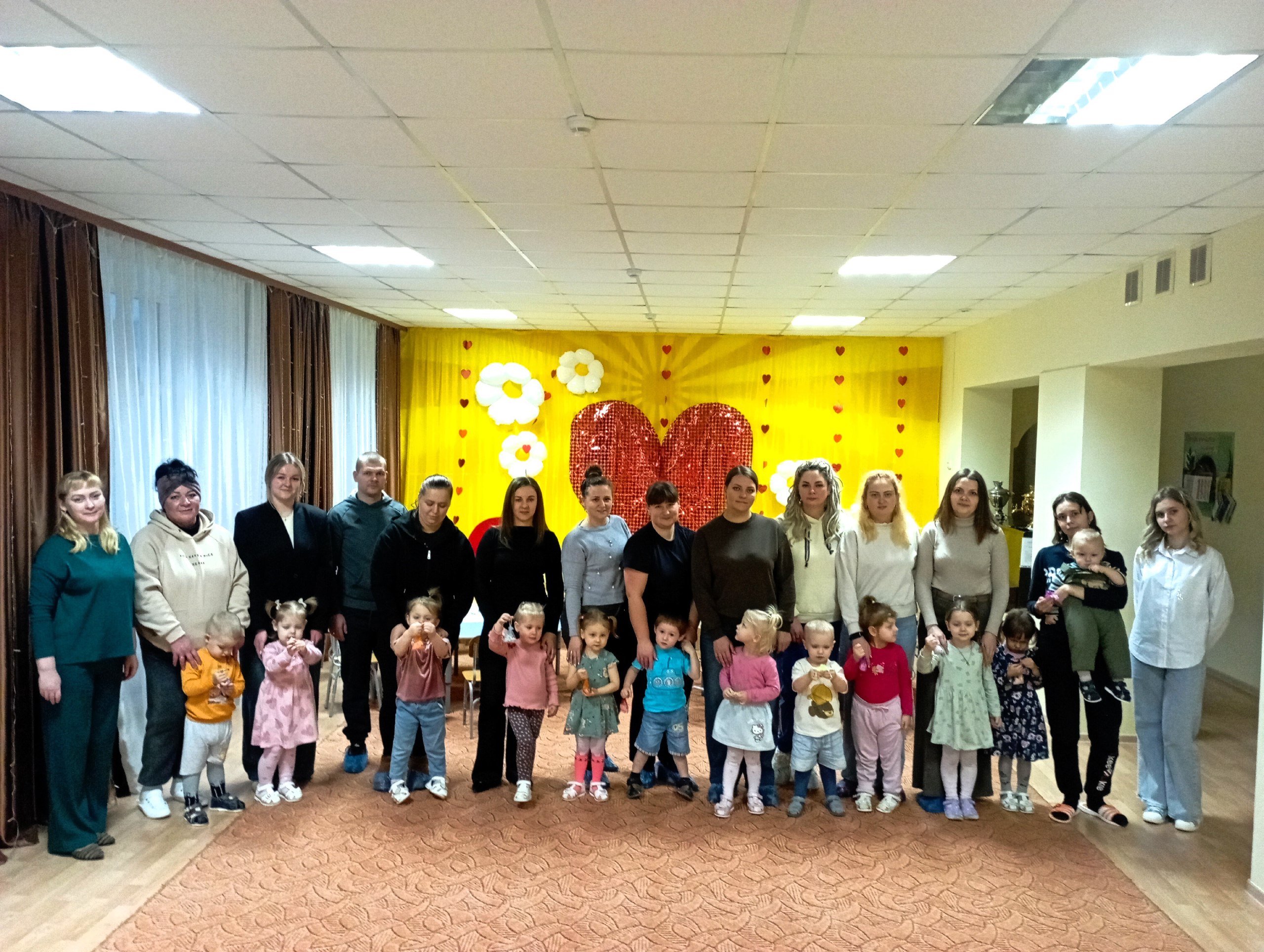 В преддверии Дня Матери в детском саду № 26 «Ласточка» была организована неделя совместного творчества «Мастерская счастья», целью которой стало укрепление связи между детьми и их матерями, а также развитие творческих... В преддверии Дня Матери в детском саду № 26 «Ласточка» была организована неделя совместного творчества «Мастерская счастья», целью которой стало укрепление связи между детьми и их матерями, а также развитие творческих...