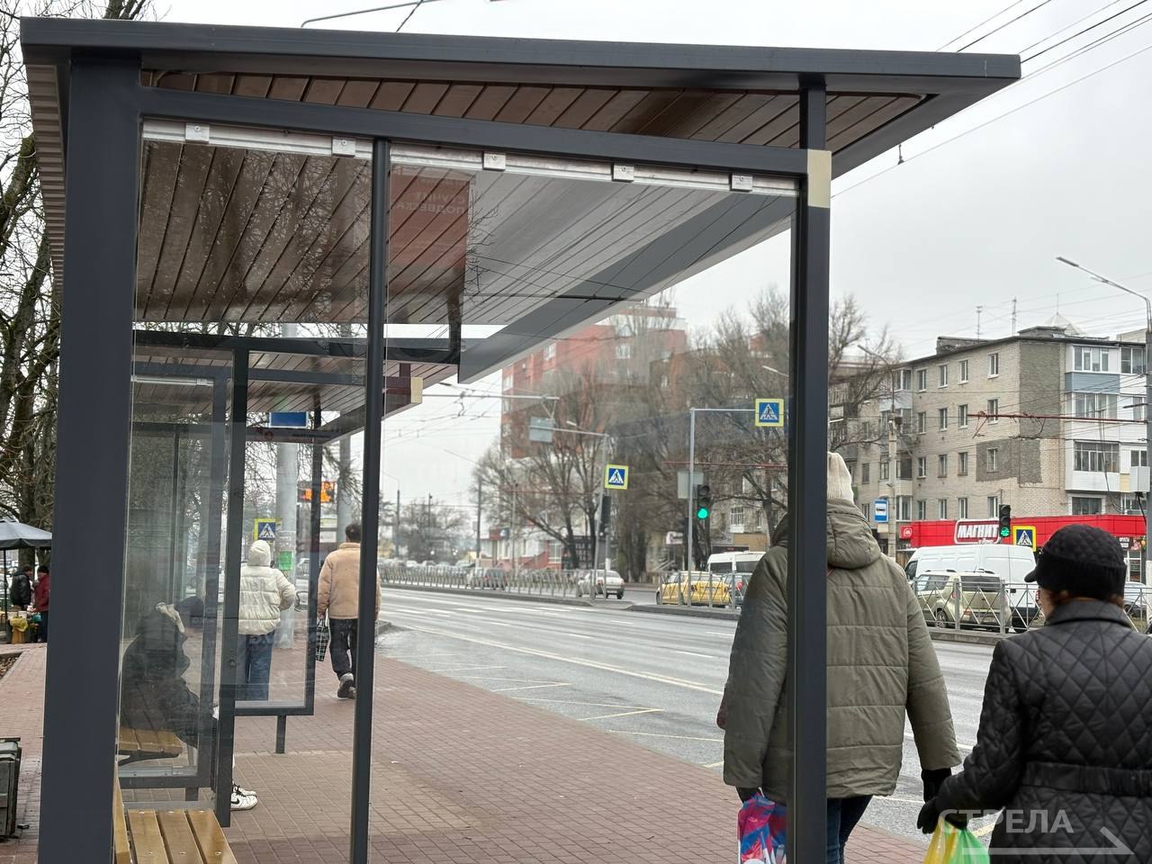 Жителей Брянска порадовали своим обликом новые остановки на проспекте Московском в Фокинском районе города