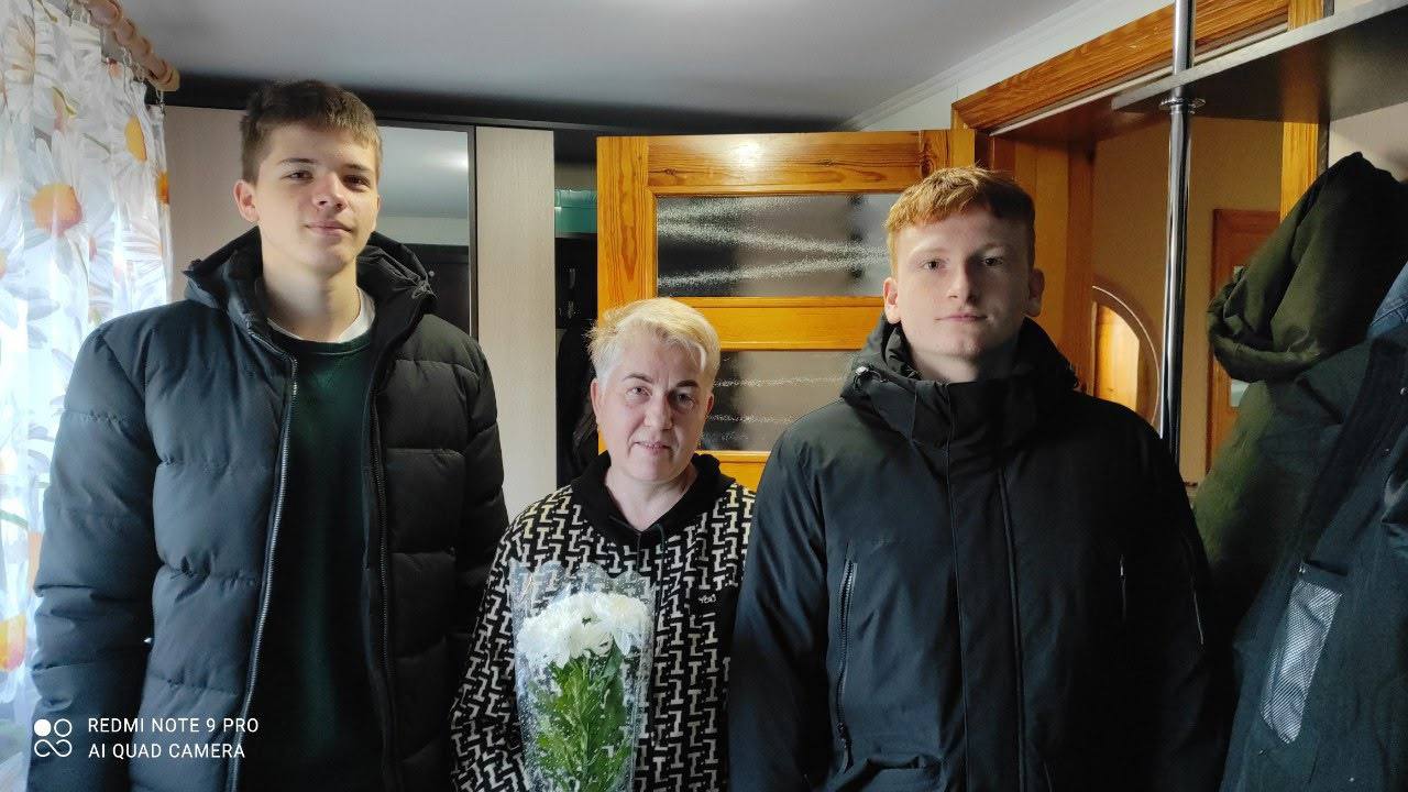 Поздравление матерей участников специальной военной операции с Днём матери в рамках акции «Мамы Героев» Поздравление матерей участников специальной военной операции с Днём матери в рамках акции «Мамы Героев»