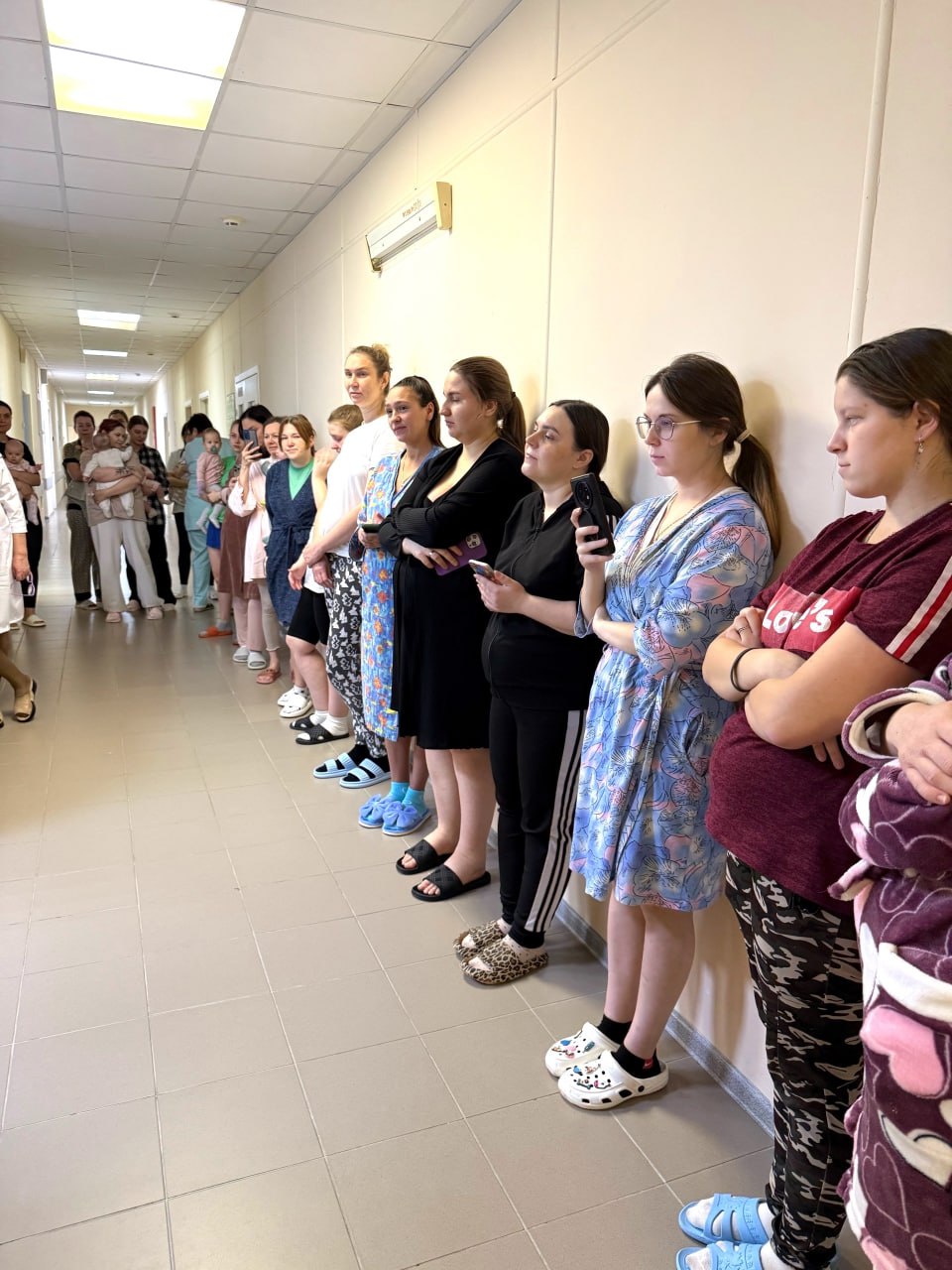 Мамино сердечко. Накануне праздника Дня матери благотворительный фонд «Ванечка» с особой заботой и вниманием организовал для мам, находящихся вместе с маленькими пациентами в стенах отделения гематологии, онкологии и... Мамино сердечко. Накануне праздника Дня матери благотворительный фонд «Ванечка» с особой заботой и вниманием организовал для мам, находящихся вместе с маленькими пациентами в стенах отделения гематологии, онкологии и...