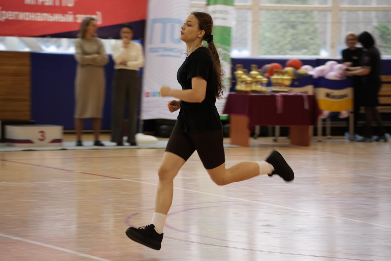 Сотрудники правоохранительных органов Брянской области провели для подростков спартакиаду со сдачей нормативов ГТО Сотрудники правоохранительных органов Брянской области провели для подростков спартакиаду со сдачей нормативов ГТО