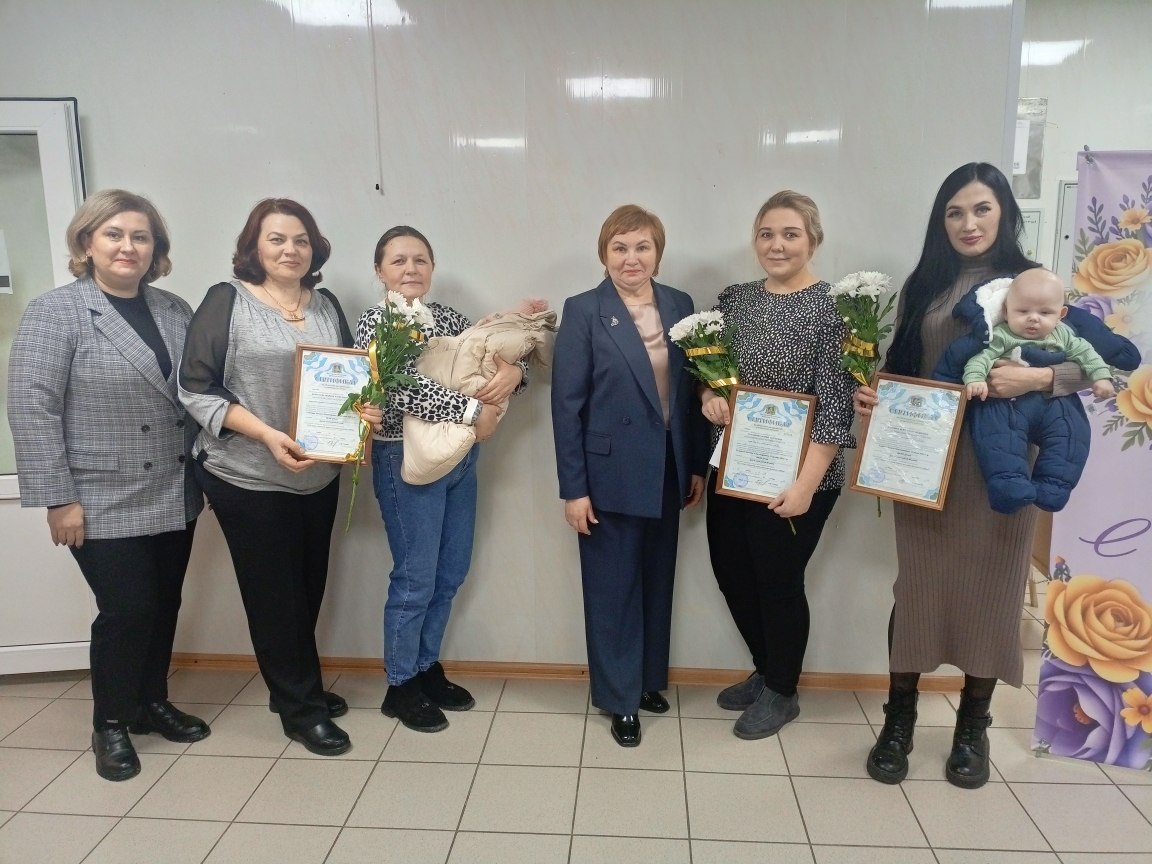 В отделе социальной защиты населения Брасовского района состоялось праздничное мероприятие, посвященное Дню Матери В отделе социальной защиты населения Брасовского района состоялось праздничное мероприятие, посвященное Дню Матери