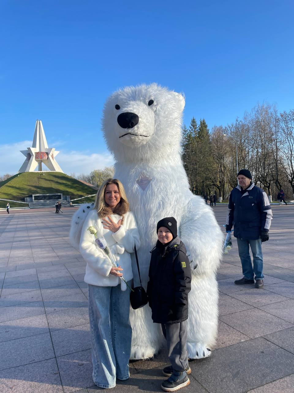 Сегодня активисты «Единой России» подарили брянским женщинам настоящую весну Сегодня активисты «Единой России» подарили брянским женщинам настоящую весну