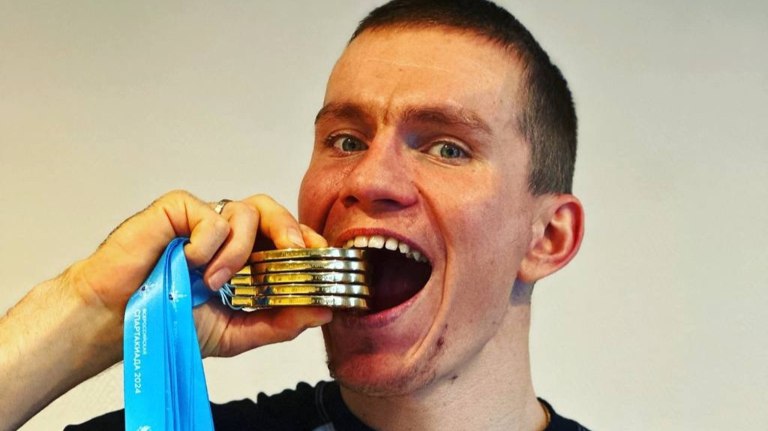 «И это гордость страны?»: брянского лыжника Большунова раскритиковали за нападение