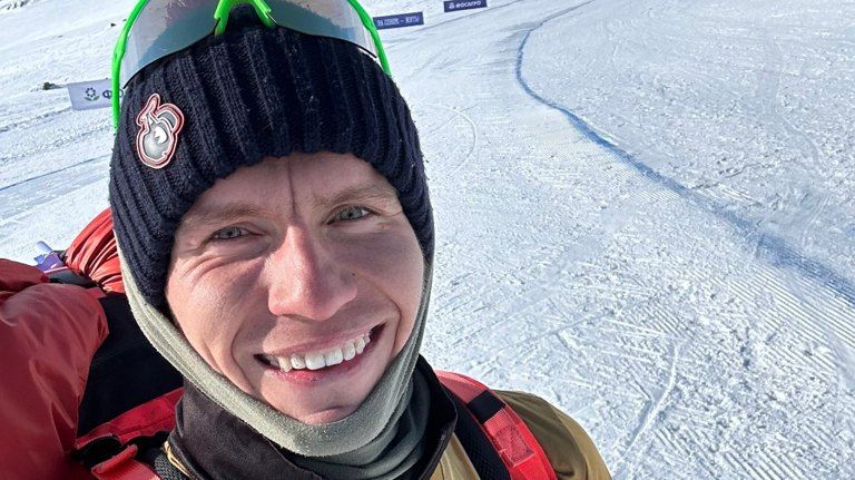 «Не сдерживает эмоции»: брянца Большунова дисквалифицировали с гонки за нападение