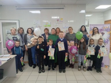 В отделе социальной защиты населения Брасовского района состоялось праздничное мероприятие, посвященное Дню Матери