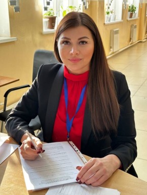 Председатель Избирательной комиссии Брянской области Елена Анненкова наблюдает в городе Бишкек за досрочными выборами депутатов Верховного совета – однопалатного национального парламента Киргизской Республики