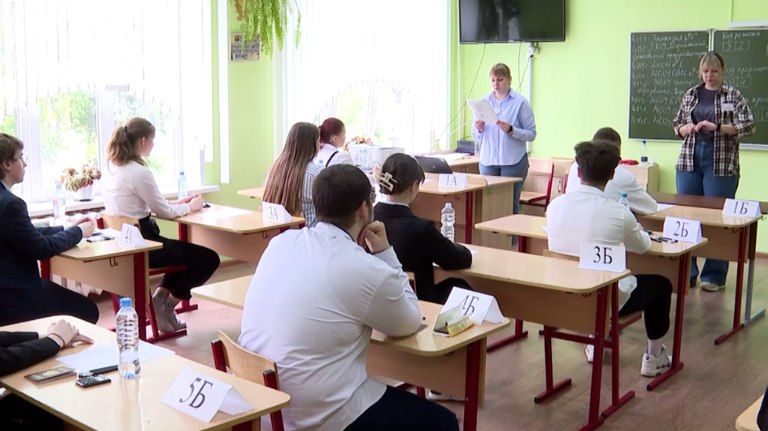В Брянской области одиннадцатиклассники напишут итоговое сочинение