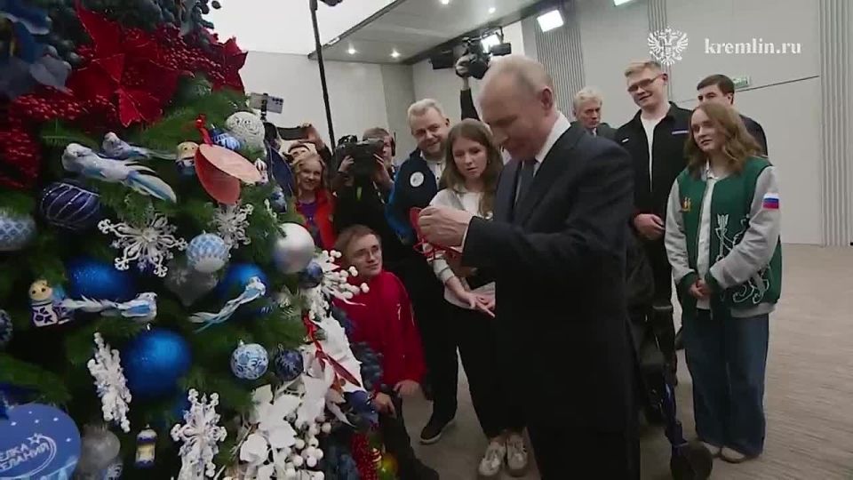 Президент исполнит три новогодних желания