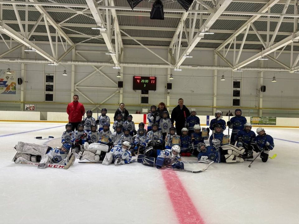 Первый лёд в День хоккея. Первый декабрьский день стал особенным событием для юных спортсменов ледовой арены МАУ «ФОК «Вымпел»