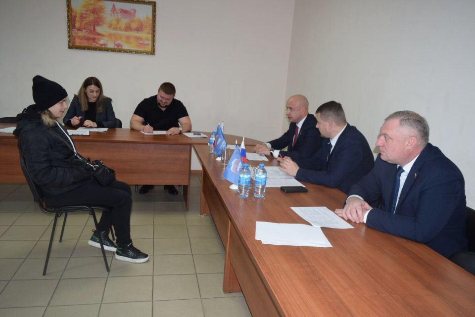 Продолжается Декада приемов граждан, приуроченная ко Дню рождения Партии «Единая Россия»