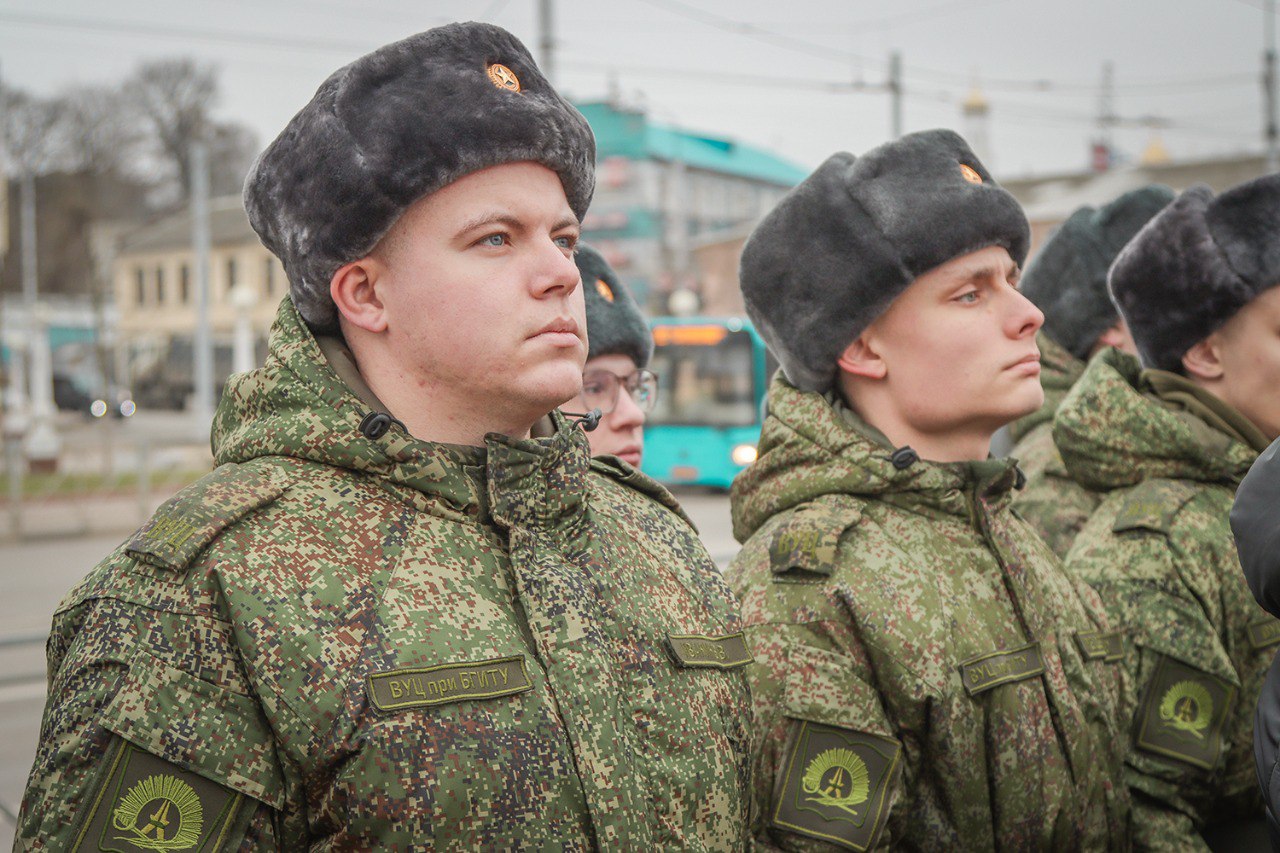 В Брянске открыли крест памяти воинам-защитникам Отечества В Брянске открыли крест памяти воинам-защитникам Отечества