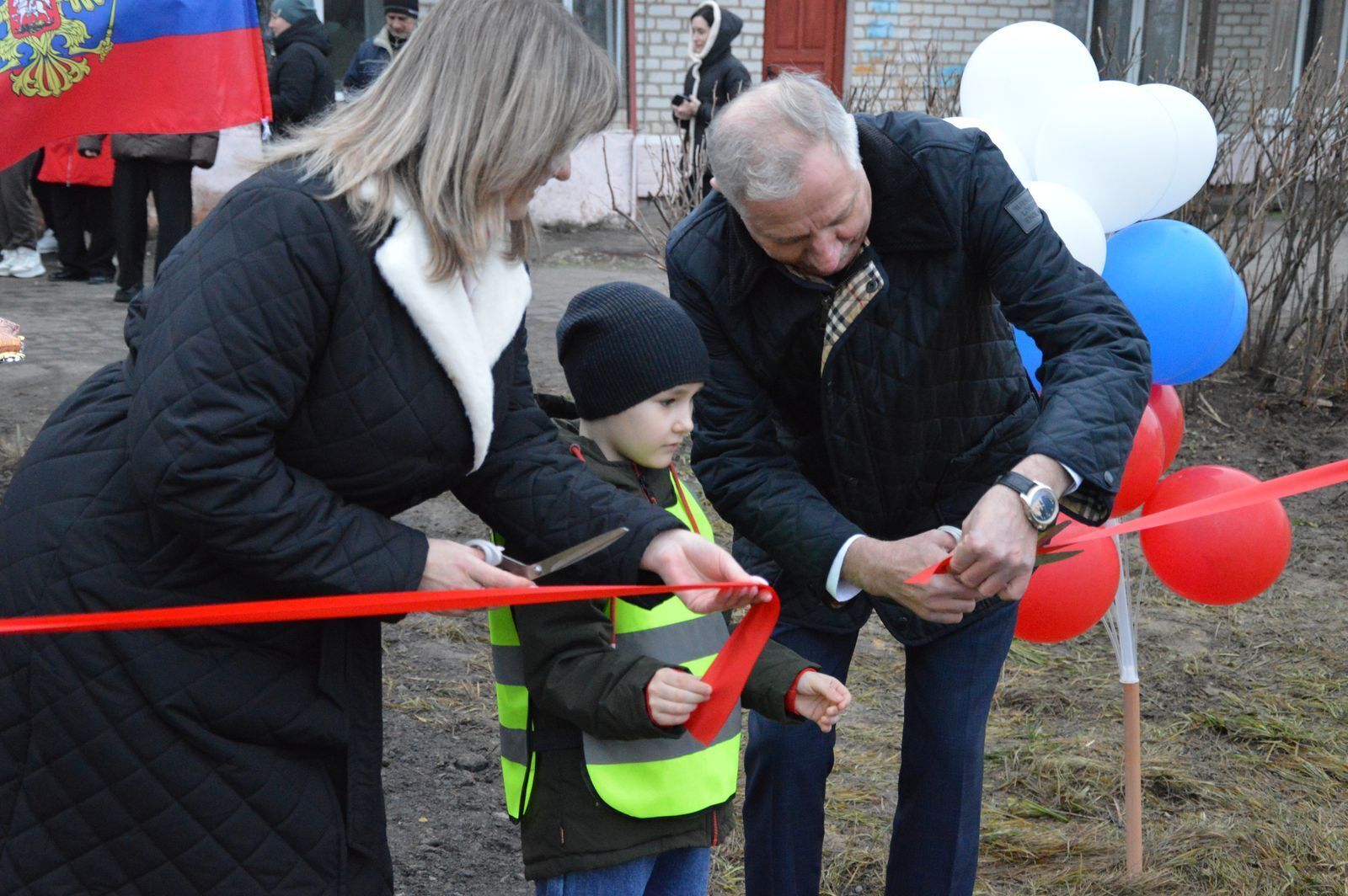 4 декабря в МБДОУ детский сад № 4 «Золушка» г. Стародуба открыли новую детскую площадку, выполненную в тематике «Большой город» из современных безопасных материалов с установкой красочного игрового оборудования в виде...