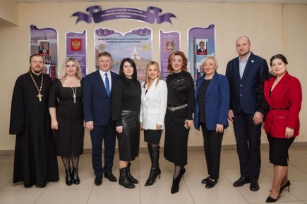  :     ,     ,      -    . . 