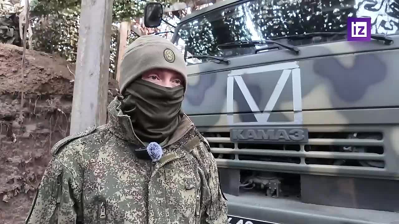 Специалисты фельдъегерской-почтовой связи группировки "Восток" доставили очередную партию почтовых отправлений военнослужащим в зоне СВО