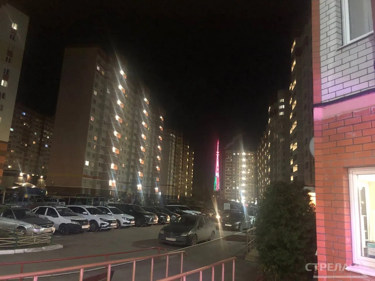 В Брянске на телебашне включили праздничную иллюминацию в честь Дня Союзного государства