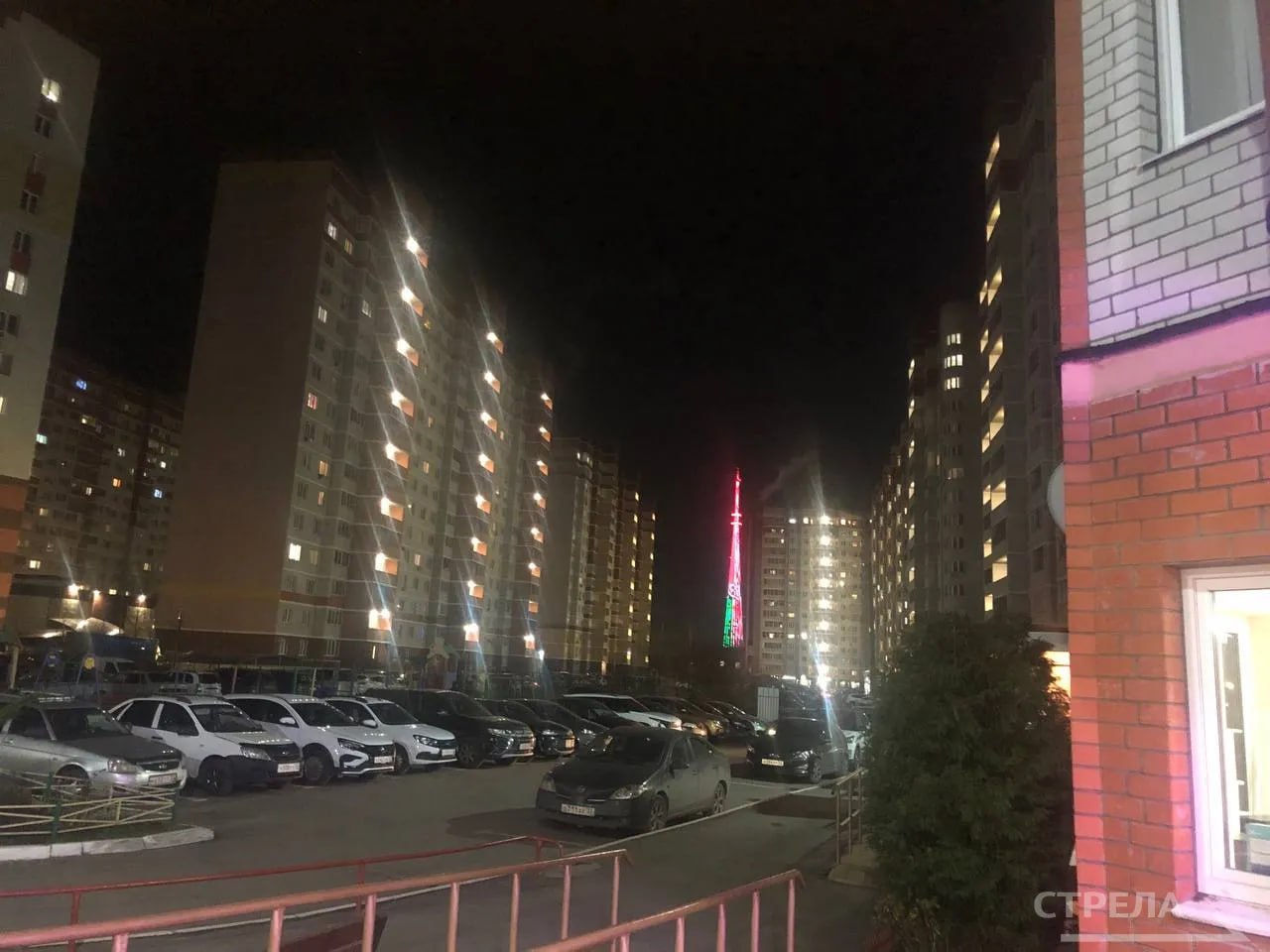 В Брянске на телебашне включили праздничную иллюминацию в честь Дня Союзного государства В Брянске на телебашне включили праздничную иллюминацию в честь Дня Союзного государства