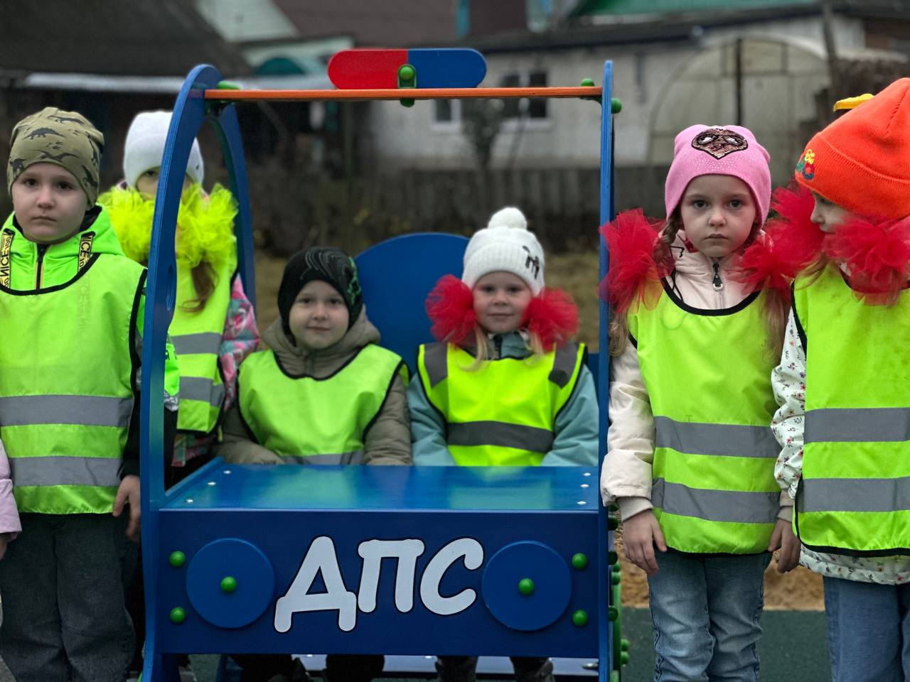 Сотрудники Госавтоинспекции Брянской области приняли участие в открытии детской автоплощадки
