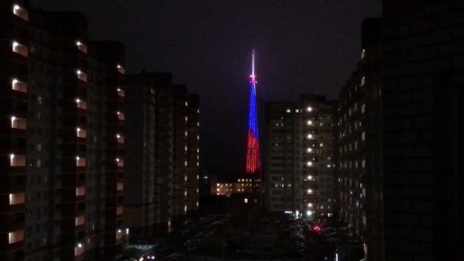 Сегодня, 9 декабря, в День Героев Отечества брянская телебашня засияла цветами российского триколора