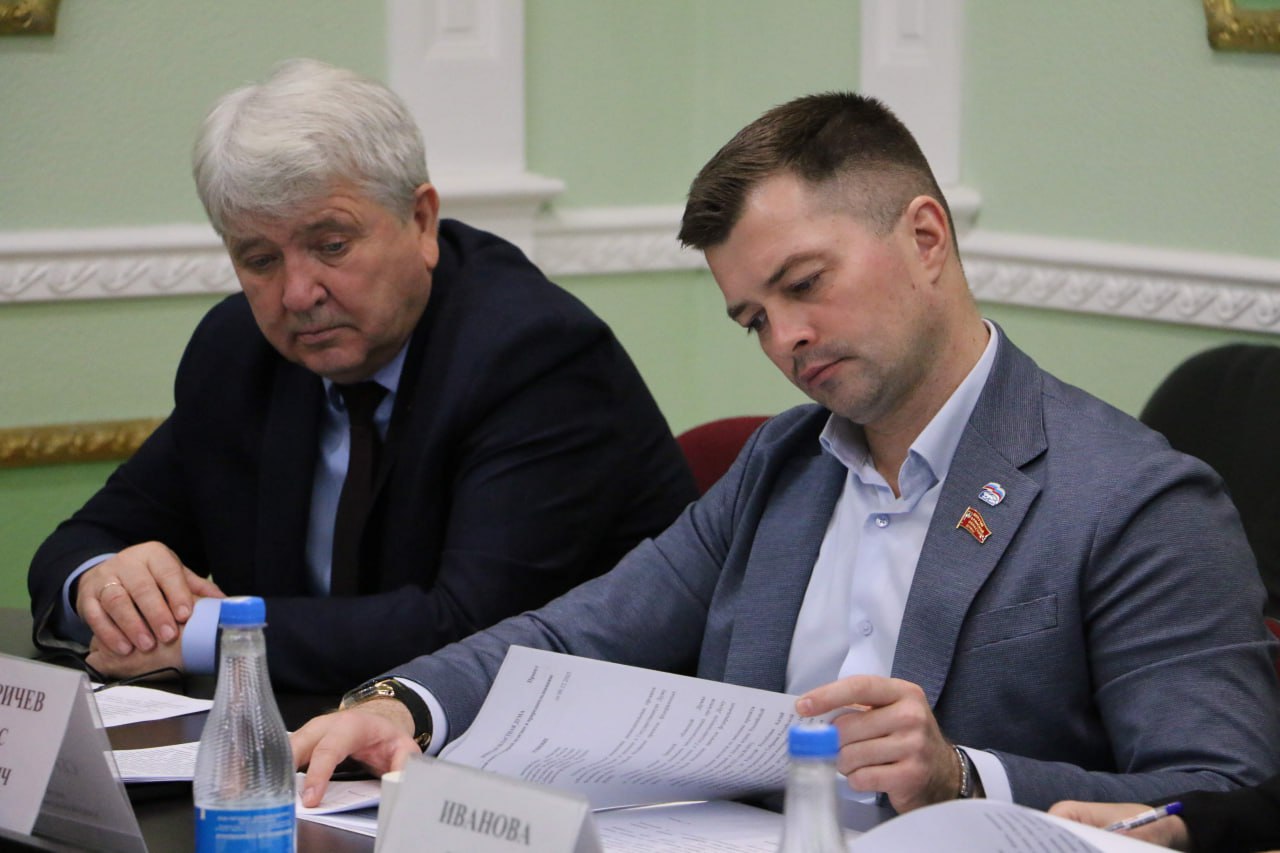 На заседании комитета по аграрной политике и природопользованию депутаты обсудили поправки в закон «О рыболовстве и сохранении водных биологических ресурсов на территории Брянской области» На заседании комитета по аграрной политике и природопользованию депутаты обсудили поправки в закон «О рыболовстве и сохранении водных биологических ресурсов на территории Брянской области»