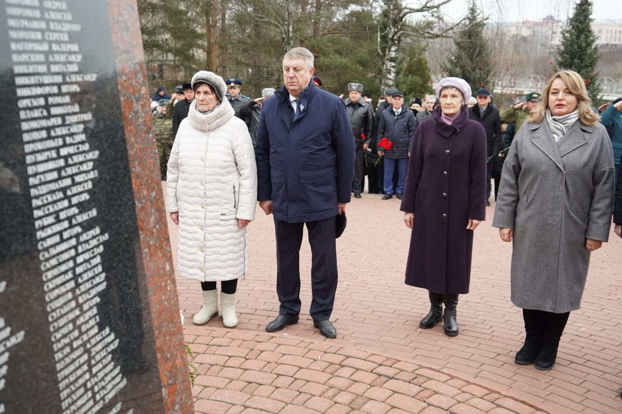 Александр Богомаз: Мы всегда будем помнить подвиги наших земляков Александр Богомаз: Мы всегда будем помнить подвиги наших земляков