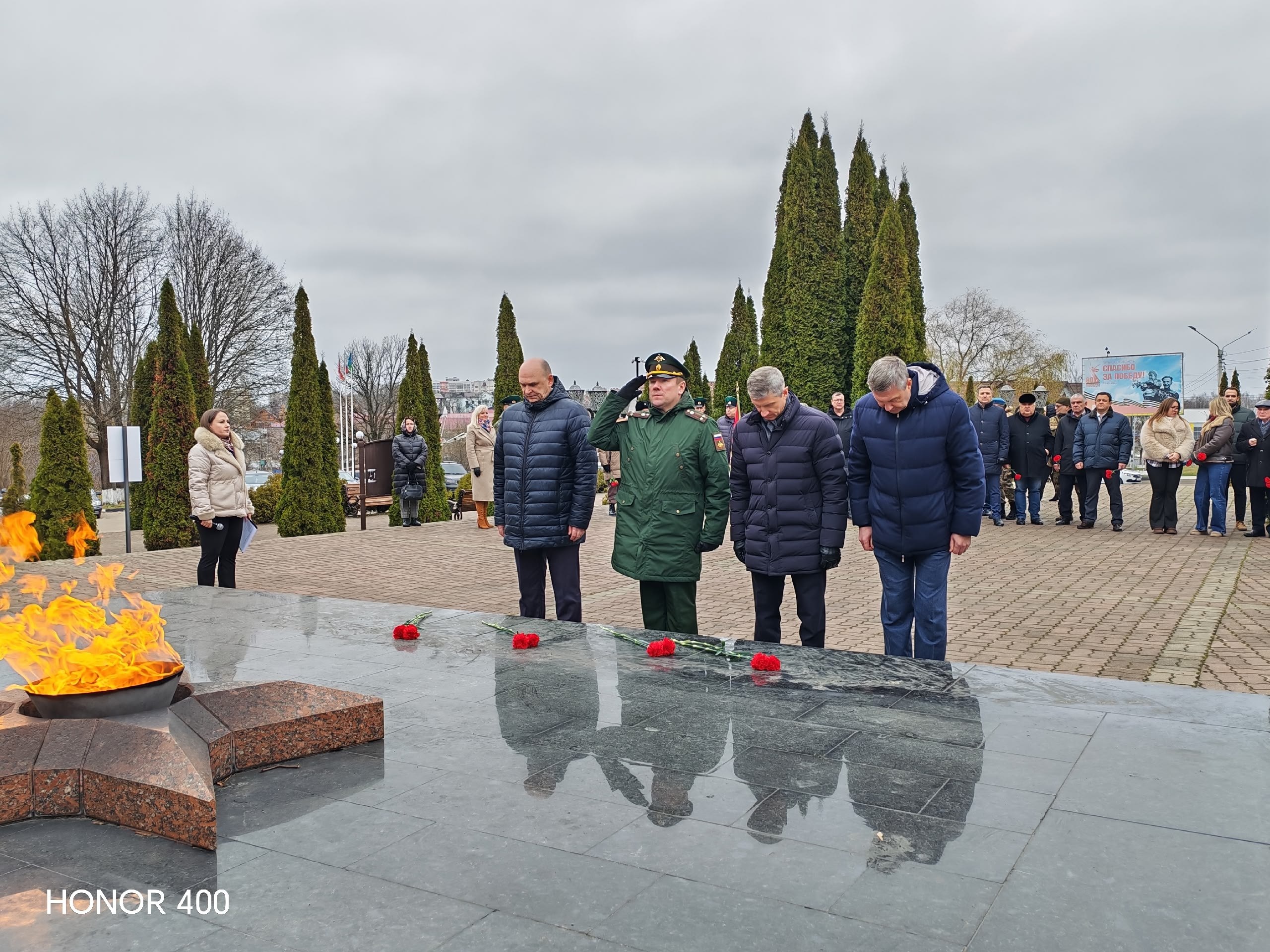 Сегодня у памятника Героям Отечества прошёл торжественный митинг, посвящённый празднику - Дню Героев Отечества Сегодня у памятника Героям Отечества прошёл торжественный митинг, посвящённый празднику - Дню Героев Отечества