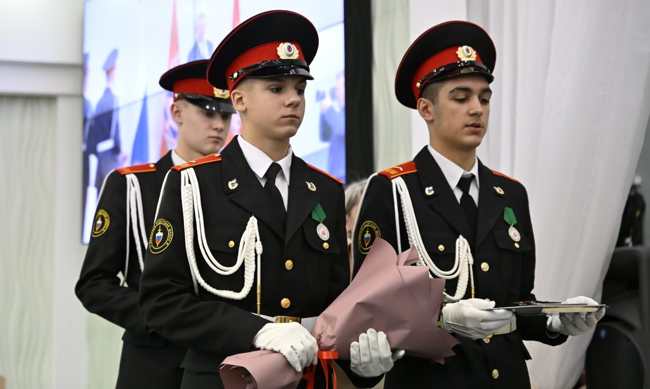 Александр Богомаз: 90-летие со дня образования предприятия отмечает коллектив Брянского химического завода имени 50-летия СССР Александр Богомаз: 90-летие со дня образования предприятия отмечает коллектив Брянского химического завода имени 50-летия СССР