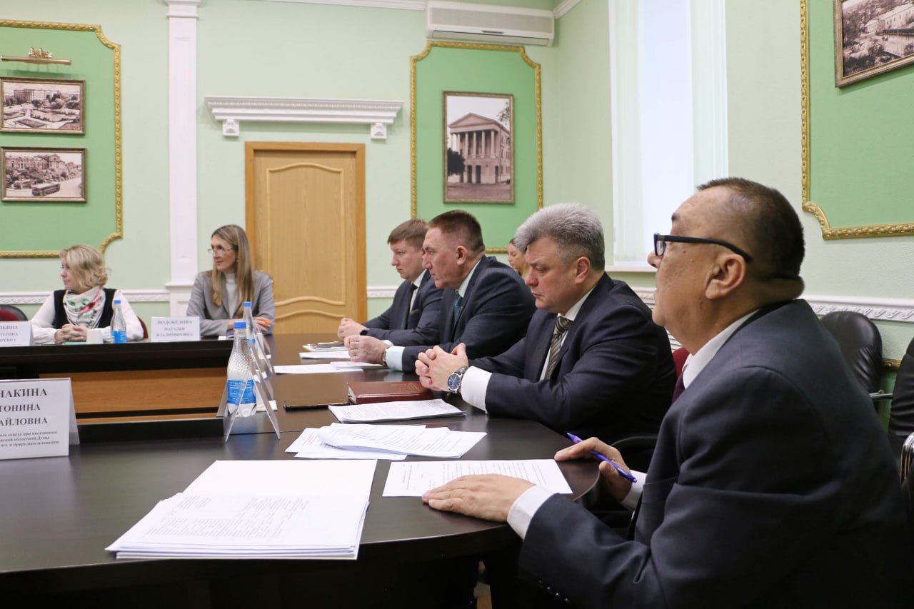 На заседании комитета по аграрной политике и природопользованию депутаты обсудили поправки в закон «О рыболовстве и сохранении водных биологических ресурсов на территории Брянской области» На заседании комитета по аграрной политике и природопользованию депутаты обсудили поправки в закон «О рыболовстве и сохранении водных биологических ресурсов на территории Брянской области»