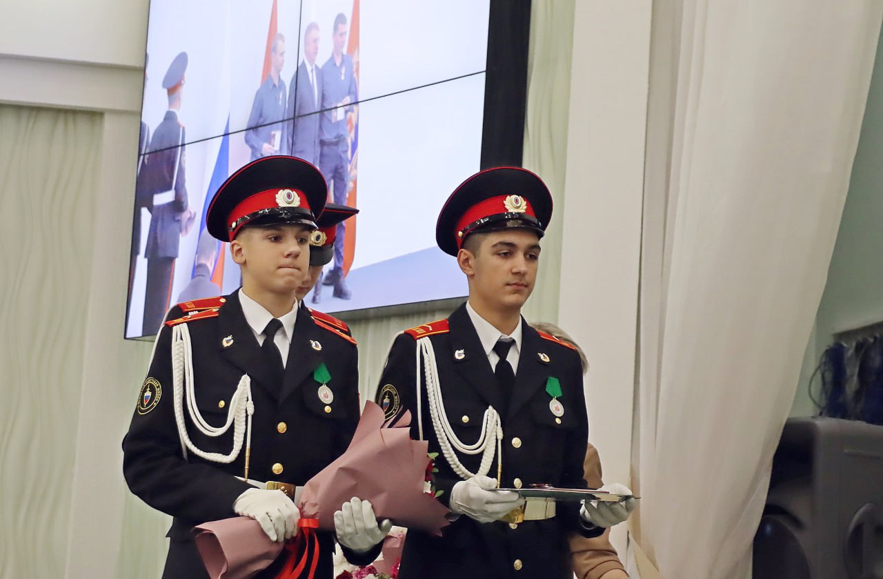 90 лет истории: в честь юбилея Брянского химического завода имени 50-летия СССР руководители региона вручили заслуженные награды передовикам производства! 90 лет истории: в честь юбилея Брянского химического завода имени 50-летия СССР руководители региона вручили заслуженные награды передовикам производства!