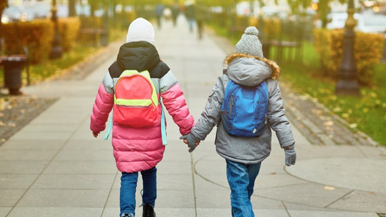 В детской футбольной школе Брянска нашли в продаже запрещенные энергетики