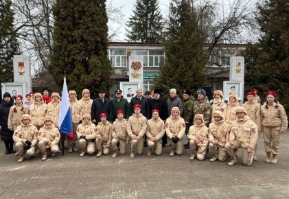 Сегодня на Аллее Героев прошло торжественное районное мероприятие, посвященное Дню Героев Отечества