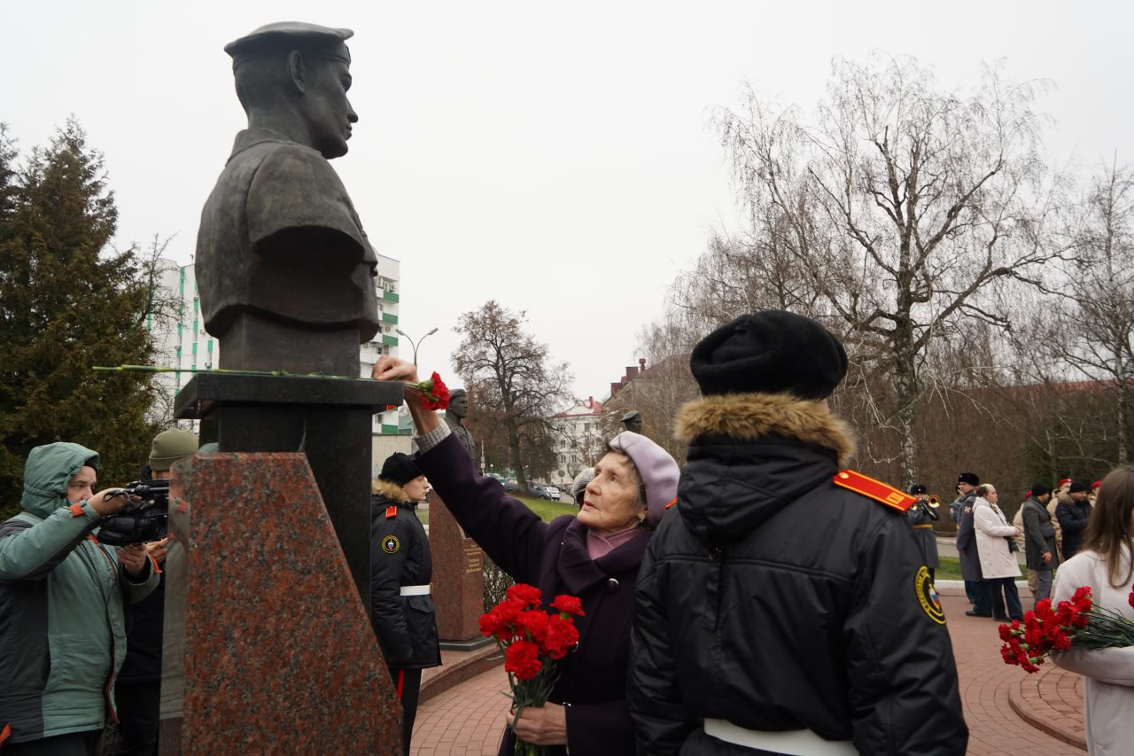 Александр Богомаз: Мы всегда будем помнить подвиги наших земляков Александр Богомаз: Мы всегда будем помнить подвиги наших земляков