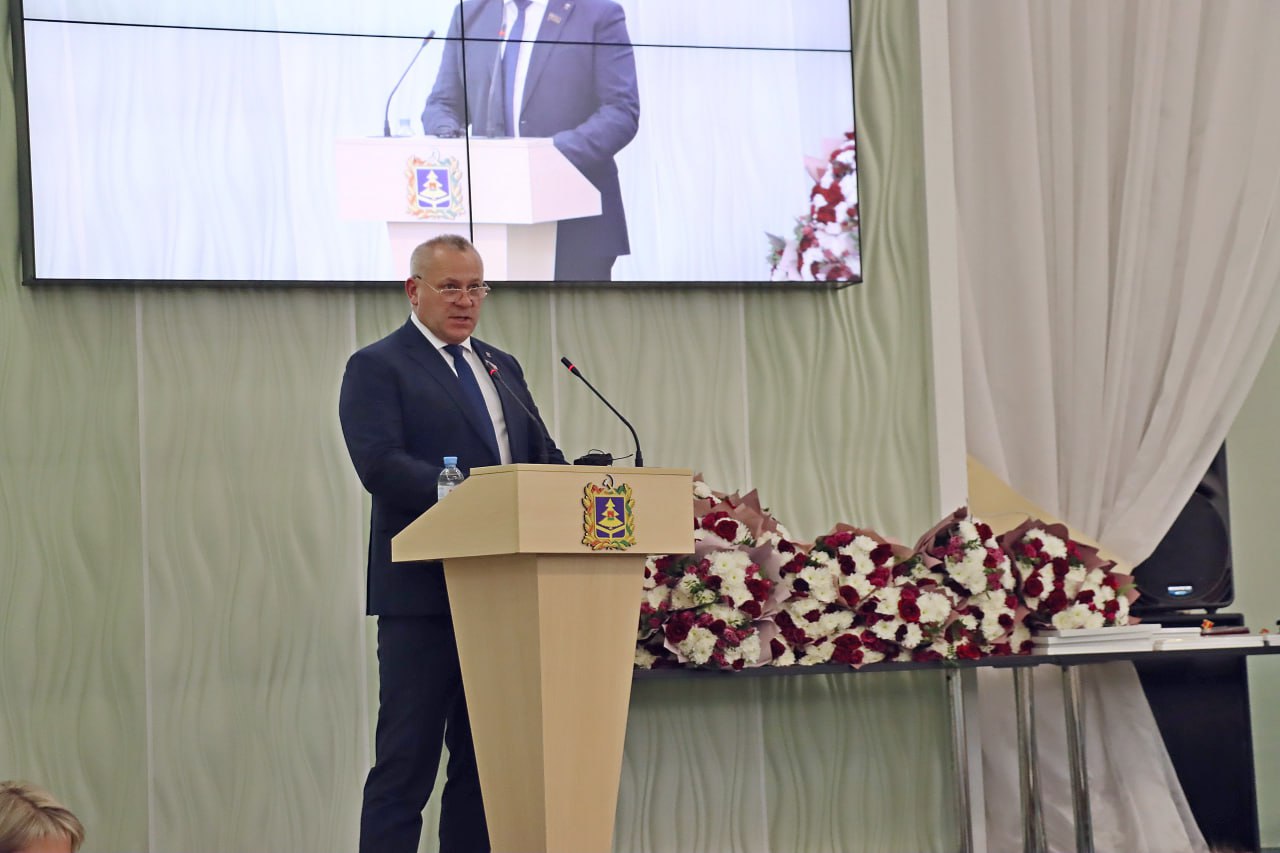 90 лет истории: в честь юбилея Брянского химического завода имени 50-летия СССР руководители региона вручили заслуженные награды передовикам производства! 90 лет истории: в честь юбилея Брянского химического завода имени 50-летия СССР руководители региона вручили заслуженные награды передовикам производства!