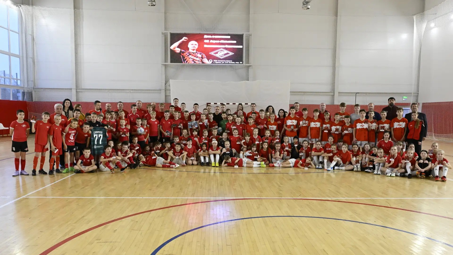 Капитан "Акрона" Константин Савичев провел "День капитана" на "Спартак-Арене"