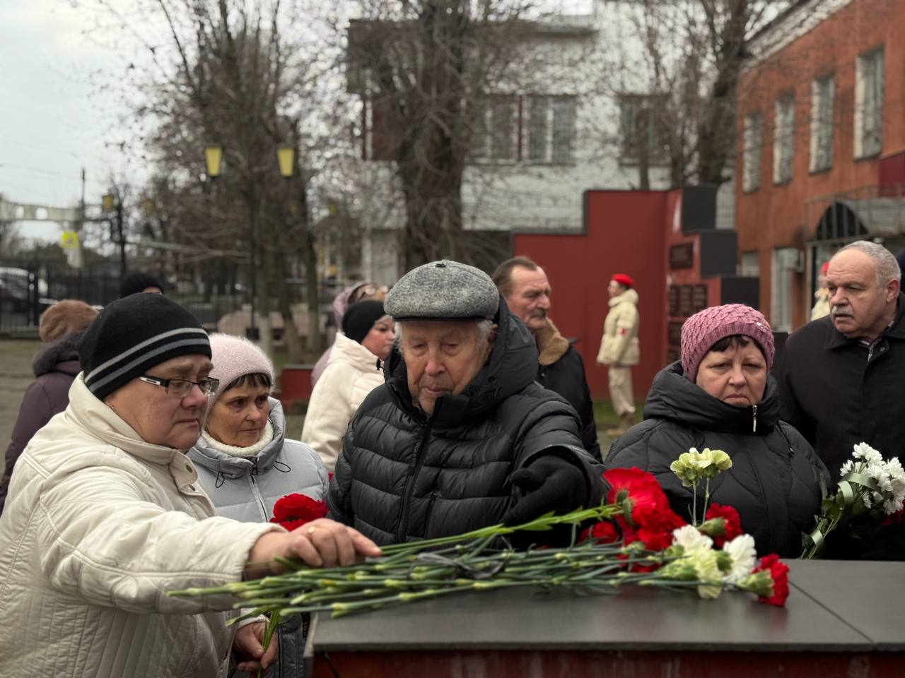 На Аллее Славы увековечили память о Максиме Алексеевиче Кадашове На Аллее Славы увековечили память о Максиме Алексеевиче Кадашове