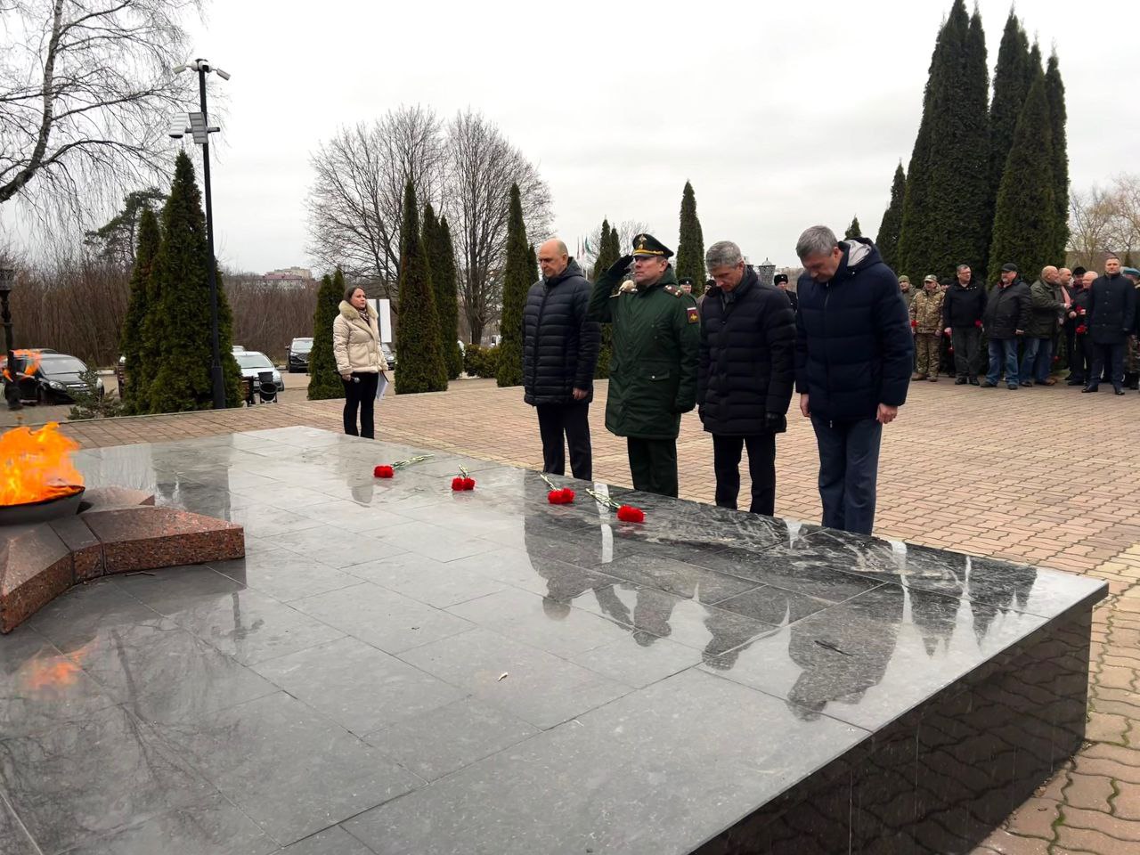 Сергей Евтеев: Сегодня у памятника Героям Отечества прошёл торжественный митинг, посвящённый празднику - Дню Героев Отечества Сергей Евтеев: Сегодня у памятника Героям Отечества прошёл торжественный митинг, посвящённый празднику - Дню Героев Отечества