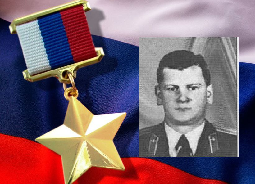 Сегодня возложили цветы к могиле Героя России О. В. Ворожанина, который был по истине Героем Отечества и своего народа