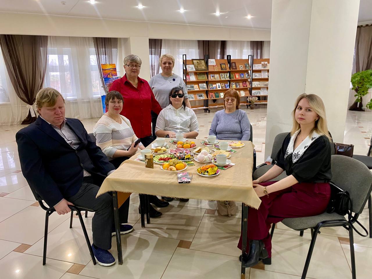 4 декабря 2025 года в стенах Центральной библиотеки имени князя Н.Д. Долгорукова состоялось уникальное событие, приуроченное к декаде инвалидов под названием «Особые сердца – простые мечты»