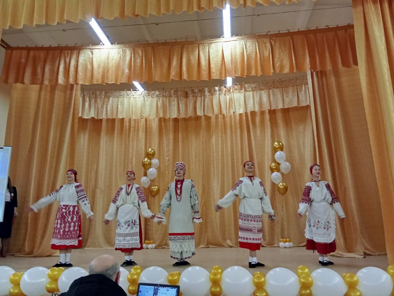 9 декабря, в день Героев Отечества, в Год Защитника Отечества и 80- летия Победы в Великой Отечественной войне (1941-1945 г.г.) в д. Орменка состоялось торжественное открытие обновлённого сельского Дома культуры по... 9 декабря, в день Героев Отечества, в Год Защитника Отечества и 80- летия Победы в Великой Отечественной войне (1941-1945 г.г.) в д. Орменка состоялось торжественное открытие обновлённого сельского Дома культуры по...