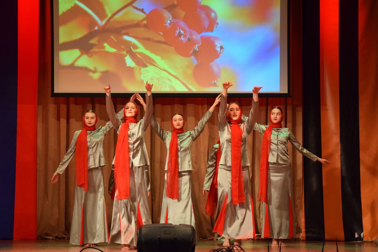 9 декабря, в День Героев Отечества, в Городском Доме культуры Советского района состоялся молодежный патриотический концерт «Сила. Единство. Память..» студентов Брянского филиала Президентской академии 9 декабря, в День Героев Отечества, в Городском Доме культуры Советского района состоялся молодежный патриотический концерт «Сила. Единство. Память..» студентов Брянского филиала Президентской академии