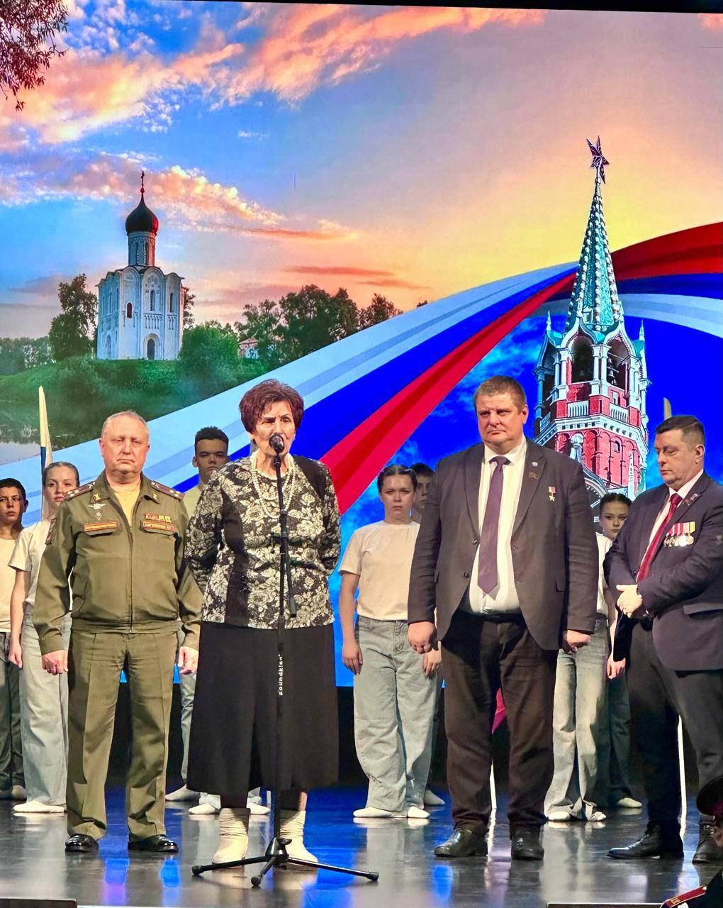 В преддверии Дня Героев Отечества Детская хореографическая школа города Брянска вместе с Комитетом семей воинов Отечества провела трогательный концерт «Про-детство! Про-Победу!» В преддверии Дня Героев Отечества Детская хореографическая школа города Брянска вместе с Комитетом семей воинов Отечества провела трогательный концерт «Про-детство! Про-Победу!»