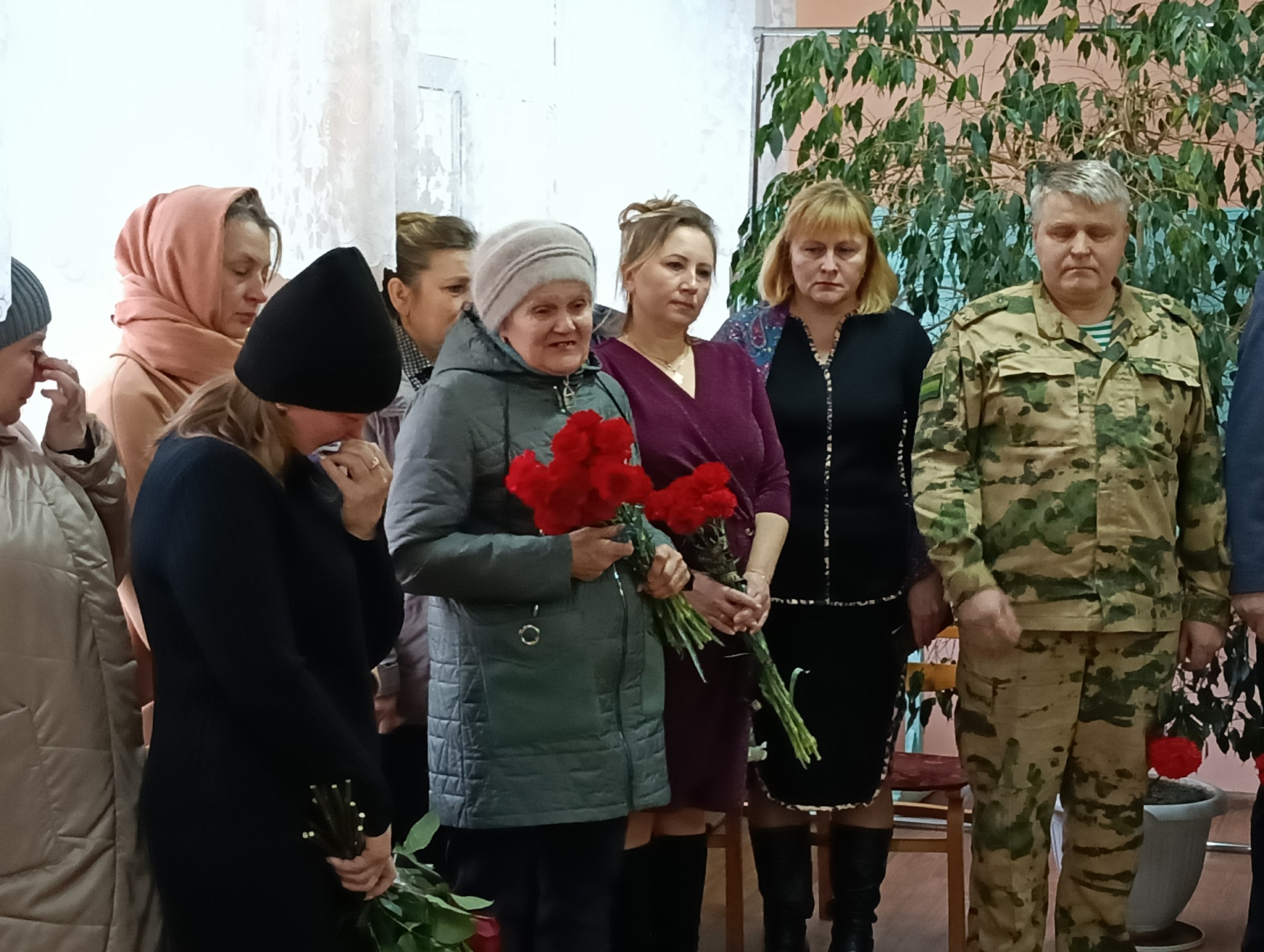 9 декабря в День Героев Отечества в Борщовской школе Погарского района прошло торжественное открытие мемориальных досок, погибшим при исполнении воинского долга в ходе специальной военной операции на территории Украины... 9 декабря в День Героев Отечества в Борщовской школе Погарского района прошло торжественное открытие мемориальных досок, погибшим при исполнении воинского долга в ходе специальной военной операции на территории Украины...