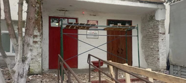 Продолжаем поддерживать здания образовательных учреждений в надлежащем эстетическом и техническом состоянии Продолжаем поддерживать здания образовательных учреждений в надлежащем эстетическом и техническом состоянии