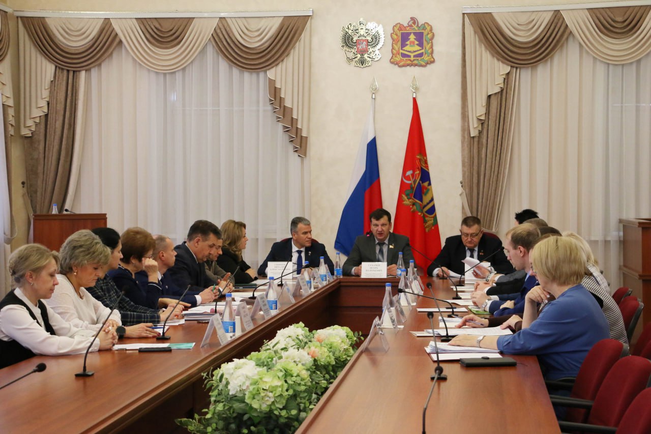 На заседании комитета по делам ветеранов, участников боевых действий и их семей рассмотрен целый блок вопросов, касающихся помощи участникам СВО На заседании комитета по делам ветеранов, участников боевых действий и их семей рассмотрен целый блок вопросов, касающихся помощи участникам СВО