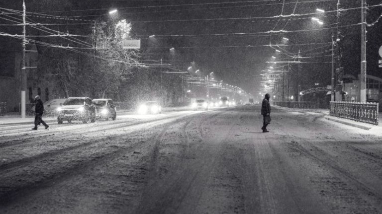 Как кадры из кино: фотографии заснеженного Брянска покорили соцсети