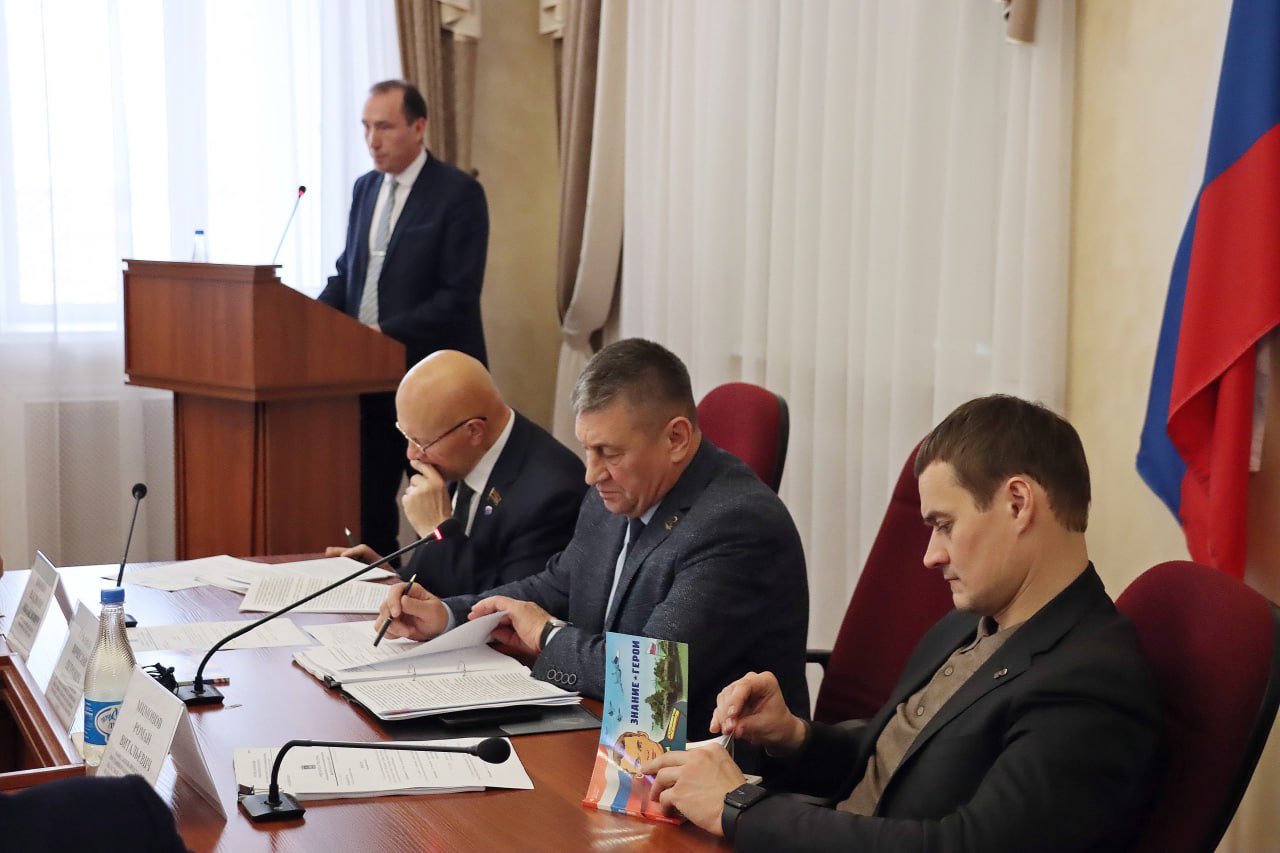 Комитет по молодежной политике, физической культуре и спорту разработал и рассмотрел проект законодательной инициативы в Госдуму по внесению изменений в Федеральный закон «О молодежной политике в РФ», направленный на...