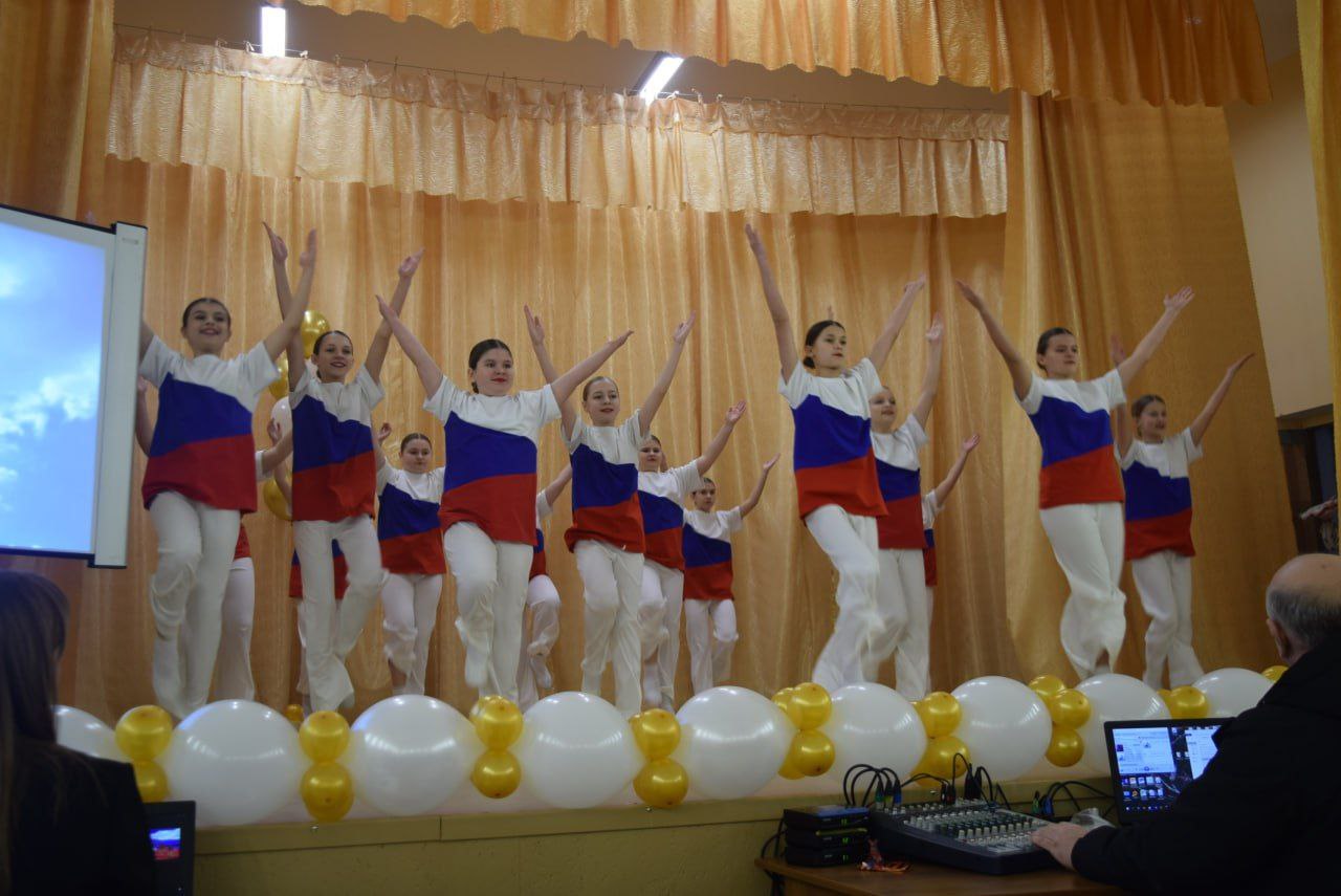 9 декабря, в день Героев Отечества, в Год Защитника Отечества и 80- летия Победы в Великой Отечественной войне (1941-1945 г.г.) в д. Орменка состоялось торжественное открытие обновлённого сельского Дома культуры по... 9 декабря, в день Героев Отечества, в Год Защитника Отечества и 80- летия Победы в Великой Отечественной войне (1941-1945 г.г.) в д. Орменка состоялось торжественное открытие обновлённого сельского Дома культуры по...