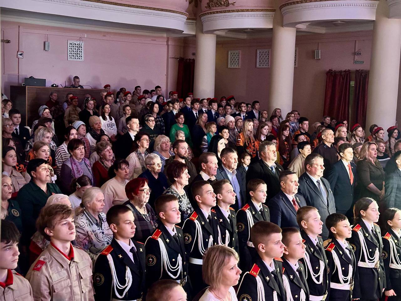 В преддверии Дня Героев Отечества Детская хореографическая школа города Брянска вместе с Комитетом семей воинов Отечества провела трогательный концерт «Про-детство! Про-Победу!» В преддверии Дня Героев Отечества Детская хореографическая школа города Брянска вместе с Комитетом семей воинов Отечества провела трогательный концерт «Про-детство! Про-Победу!»