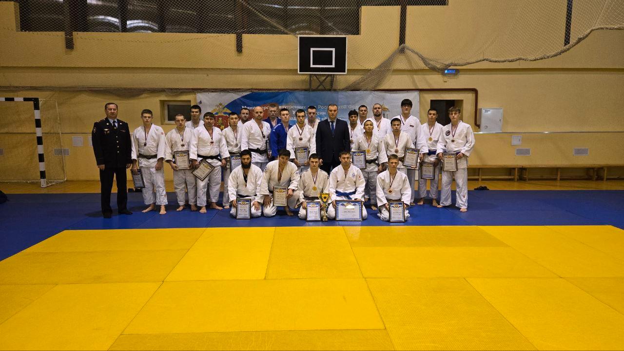 Брянские полицейские стали серебряными призёрами всероссийского турнира по дзюдо Брянские полицейские стали серебряными призёрами всероссийского турнира по дзюдо